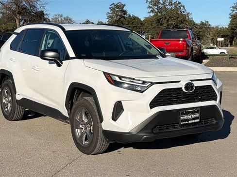 Used 2025 Toyota RAV4 LE image 9