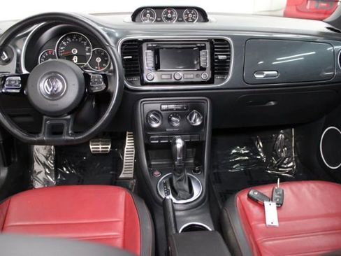 Used 2012 Volkswagen Beetle 2.0T FWD image 2