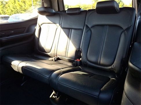 Used 2022 Jeep Wagoneer Series III w/ Flexible Seating Group image 11