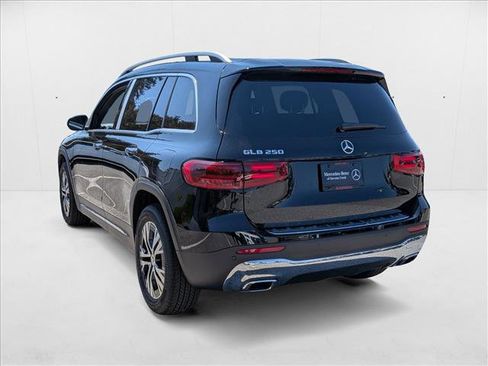 New 2025 Mercedes-Benz GLB 250 image 8