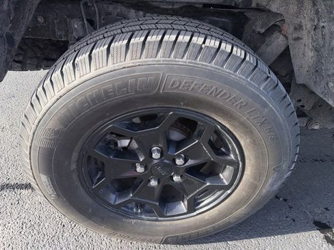 Used 2021 Jeep Gladiator Willys image 27