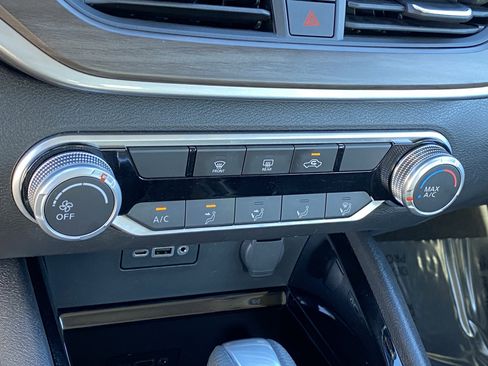 Used 2024 Nissan Altima 2.5 SV image 22