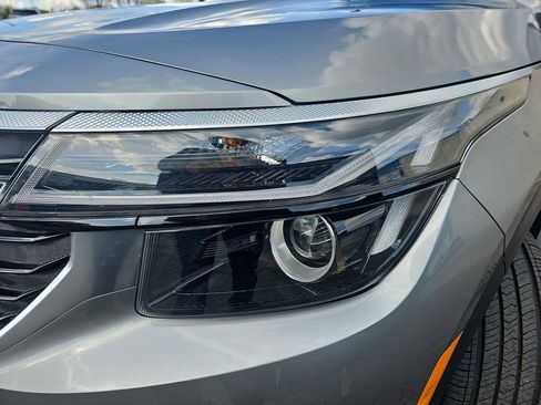 Used 2024 Kia Seltos EX FWD image 36