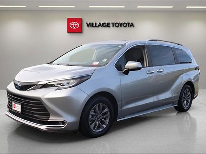Certified 2023 Toyota Sienna XLE