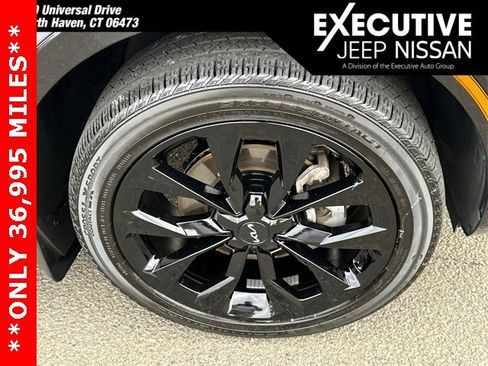 Used 2023 Kia Sorento SX image 7