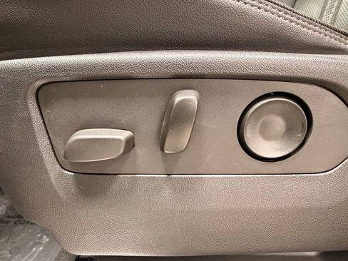 Used 2022 Chevrolet Silverado 1500 High Country w/ Z71 Off-Road Package image 28