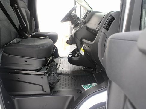 Used 2025 RAM ProMaster 2500 w/ Convenience Group image 18