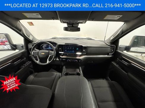 Used 2024 Chevrolet Silverado 2500 LT w/ Convenience Package image 23