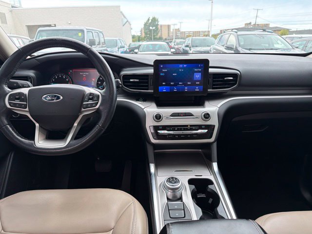 Used 2021 Ford Explorer XLT w/ Equipment Group 202A AWD/4WD image 21