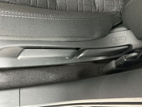 New 2026 Honda HR-V LX image 22