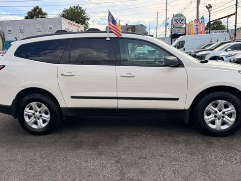 Used 2013 Chevrolet Traverse LS AWD/4WD image 10