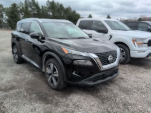 Used 2023 Nissan Rogue SL image 3