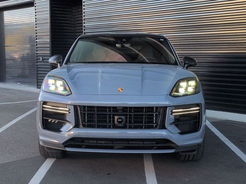 Certified 2025 Porsche Cayenne Turbo GT image 6