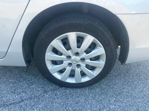 Used 2017 Nissan Sentra SV FWD image 9