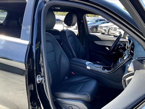 Used 2022 Mercedes-Benz GLC 300 w/ Premium Package Lite image 9