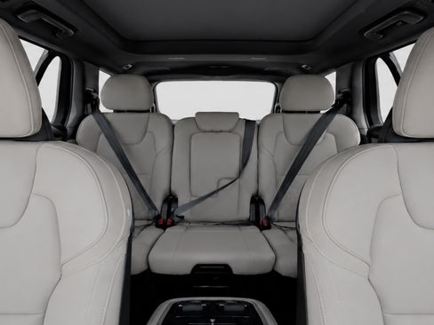 Certified 2026 Volvo XC90 B6 Plus AWD/4WD image 16