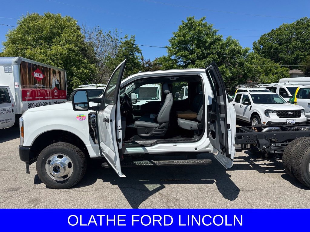 New 2025 Ford F350 XL AWD/4WD image 10