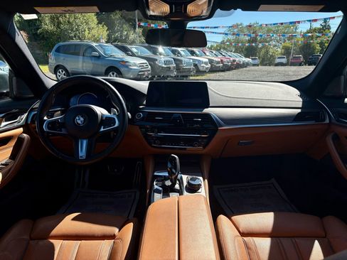 Used 2018 BMW M550i xDrive image 26