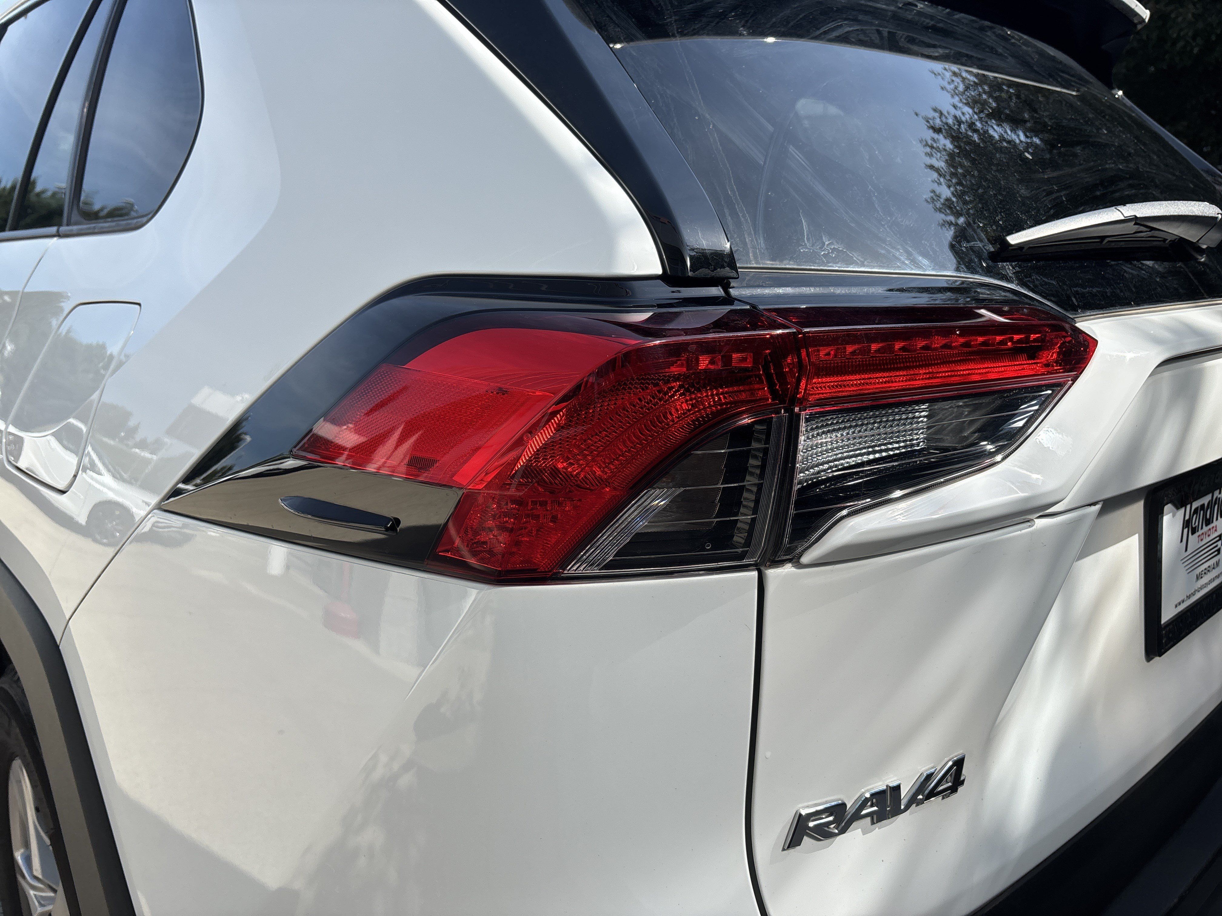 Used 2025 Toyota RAV4 XLE AWD/4WD image 12