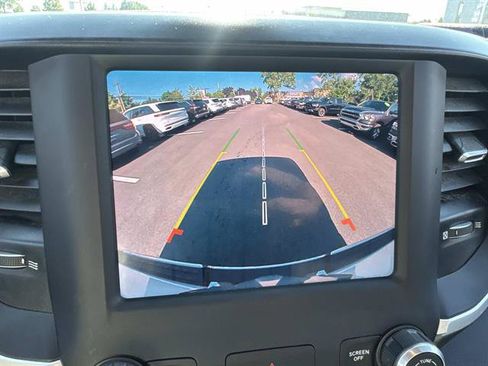 Used 2022 RAM 1500 Big Horn AWD/4WD image 16