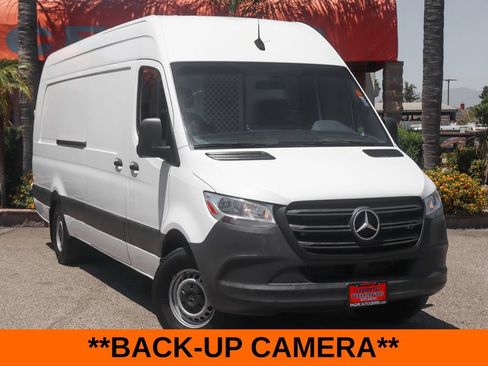 Used 2020 Mercedes-Benz Sprinter 2500 image 2