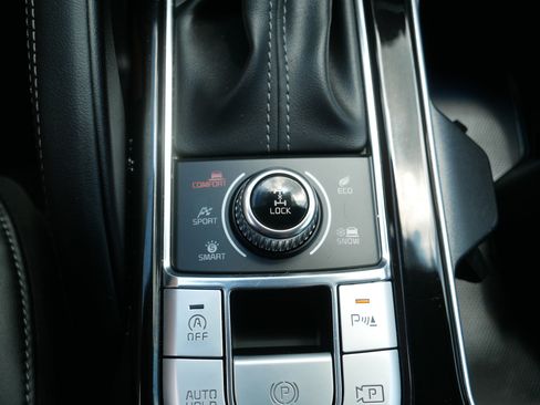 Certified 2025 Kia Telluride SX Prestige X-Line AWD/4WD image 32