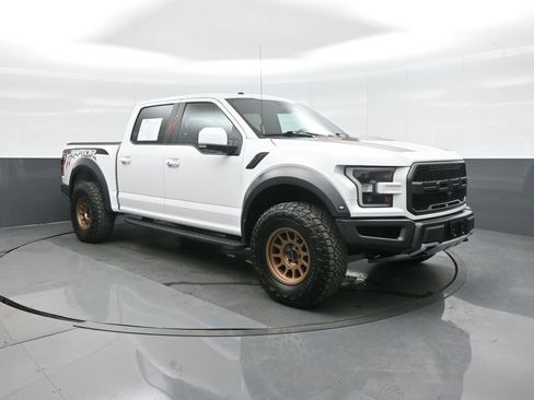 Used 2018 Ford F150 Raptor w/ Equipment Group 802A Luxury image 1