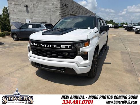 Used 2023 Chevrolet Silverado 1500 Custom w/ LPO, Dark Essentials Package AWD/4WD image 5