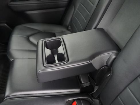 Used 2024 Toyota Highlander XLE AWD/4WD image 45
