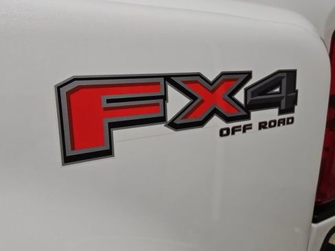 Used 2025 Ford F450 Platinum w/ FX4 Off-Road Package image 21