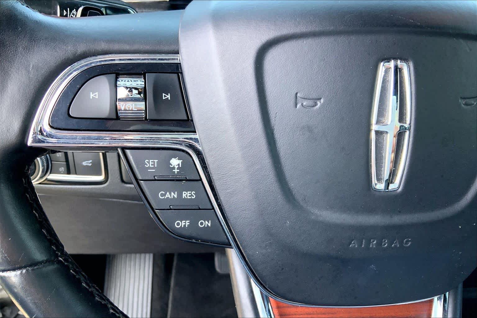 Used 2021 Lincoln Navigator 4WD image 24
