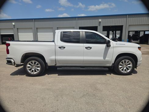 Used 2023 Chevrolet Silverado 1500 Custom RWD image 2