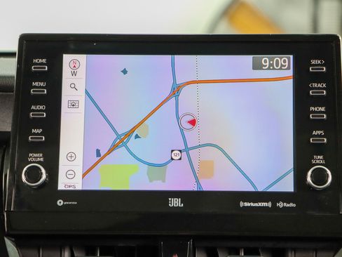 Used 2022 Toyota Camry XLE w/ Navigation Package image 18