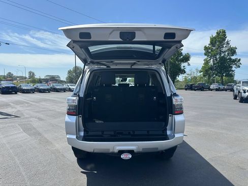 Used 2024 Toyota 4Runner SR5 Premium w/ Moonroof Package AWD/4WD image 11