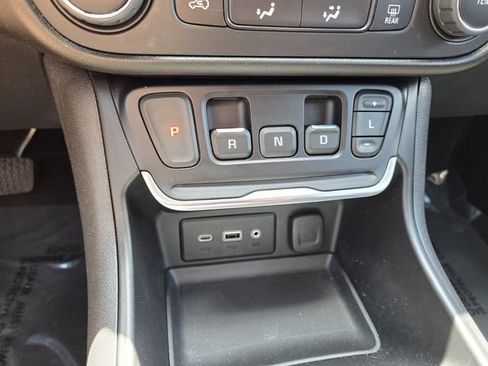 Used 2020 GMC Terrain SLE FWD image 26
