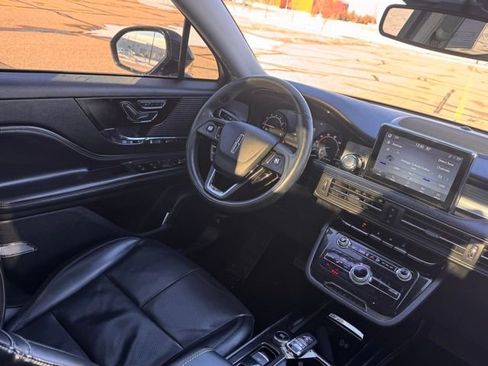 Used 2022 Lincoln Corsair AWD w/ Premium Package image 13