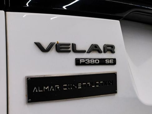 Used 2018 Land Rover Range Rover Velar R-Dynamic SE AWD/4WD image 52