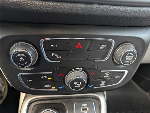 Used 2020 Jeep Compass Latitude w/ Safety & Security Group AWD/4WD image 32