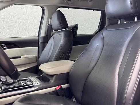 Used 2022 Kia Carnival SX FWD image 12