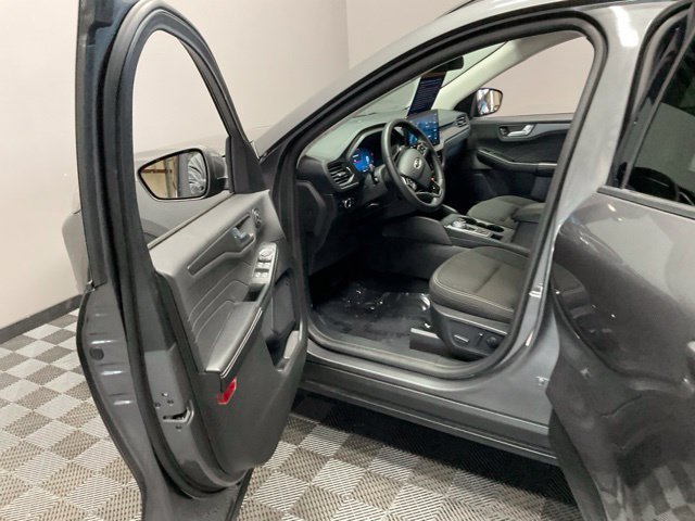 Used 2024 Ford Escape Active w/ Tech Pack #2 AWD/4WD image 14