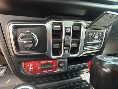 Certified 2020 Jeep Wrangler Unlimited Rubicon AWD/4WD image 28