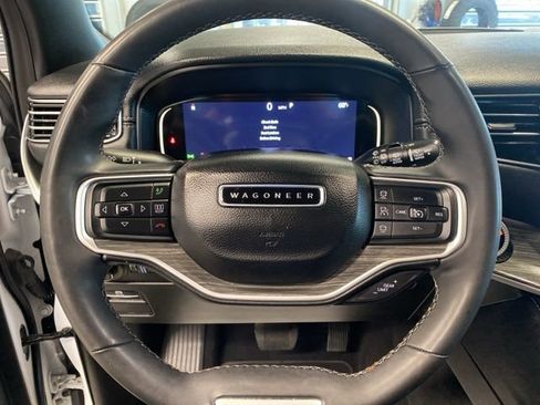 Used 2024 Jeep Wagoneer Series II image 14