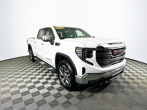 Used 2022 GMC Sierra 1500 SLT w/ SLT Convenience Package image 2