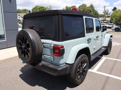 Used 2024 Jeep Wrangler Unlimited Sahara w/ Technology Group AWD/4WD image 6