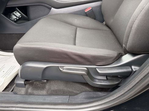 Used 2018 Honda HR-V LX image 14