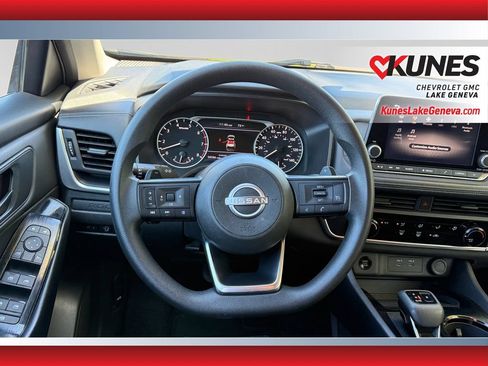 Used 2024 Nissan Rogue S FWD image 13