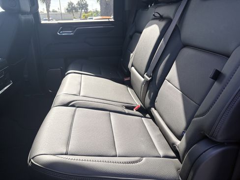 Used 2024 GMC Sierra 2500 Denali w/ Denali Reserve Package AWD/4WD image 9