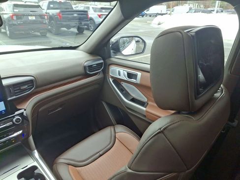 Certified 2023 Ford Explorer King Ranch w/ Technology Package image 11