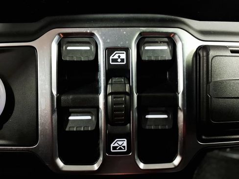 Used 2023 Jeep Gladiator Sport AWD/4WD image 25
