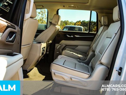 Used 2022 GMC Yukon XL Denali w/ Denali Premium Package image 18